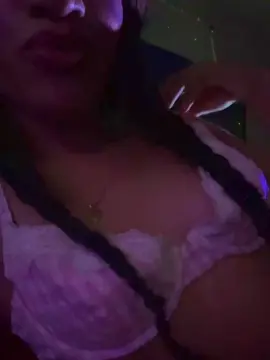 Cam4 Live Porn of Sarabombshell
