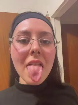 Cam4 Watch Live Sex Cams of sweet_cute_rina