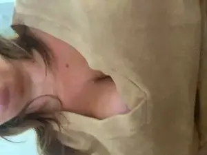 Cam4 Live Sex of Hottits86