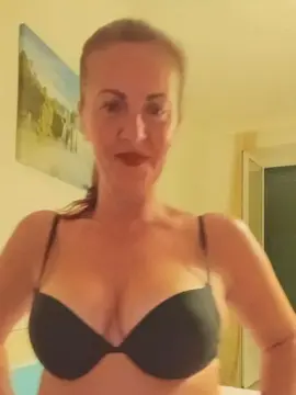 Cam4 Adult Video Chat of Milfona77