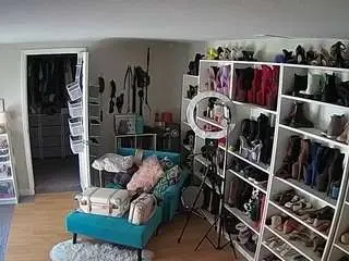 Camsoda Adult Webcams of voyeurcam-missoliviablack-03