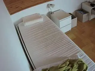 Camsoda Best Webcam of voyeurcam-julmodels-greybed-1