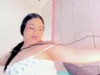 Camsoda Nude Webcam of maralinette-22