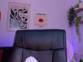 Camsoda Sex Cam of violettcastel