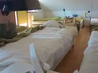 Camsoda Sex Chat of voyeurcam-julmodels-bed-2