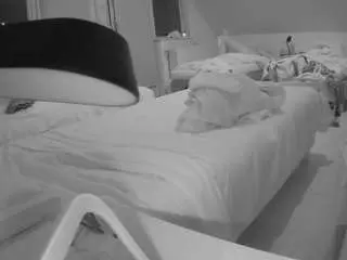 Camsoda Sex Cam of voyeurcam-julmodels-bed-2