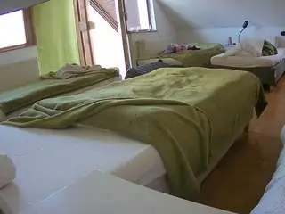 Camsoda Sex Cam of voyeurcam-julmodels-bed-2