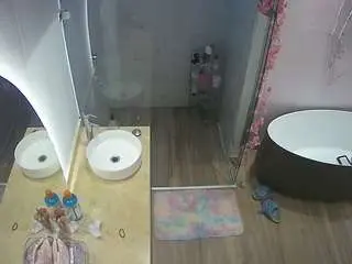 Camsoda Nude Webcam of voyeurcam-casa-salsa-bathroom-6