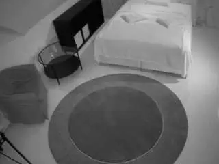 Camsoda Sex Cam of voyeurcam-julmodels-whitebed-1