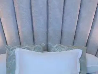 Camsoda Sex Cam of laylaa-breezee