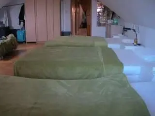 Camsoda Nude Webcam of voyeurcam-julmodels-bed-3