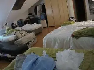 Camsoda Nude Webcam of voyeurcam-julmodels-bed-3