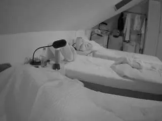 Camsoda Nude Webcam of voyeurcam-julmodels-bed-4