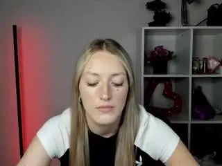 Camsoda Watch Live Sex Cams of evelynblond