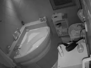 Camsoda Live Sex Cam of voyeurcam-julmodels-bath-1st-2