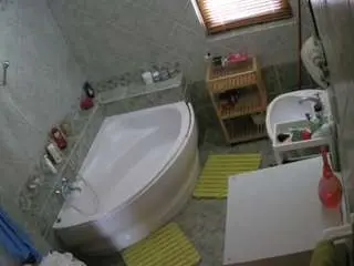 Camsoda Best Webcam of voyeurcam-julmodels-bath-1st-2
