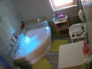 Camsoda Free Live Porn of voyeurcam-julmodels-bath-1st-2