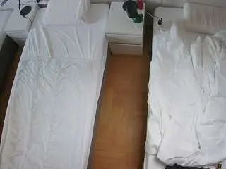 Camsoda Private Sex Chat of voyeurcam-julmodels-bed-5