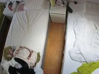 Camsoda Sex Chat of voyeurcam-julmodels-bed-5