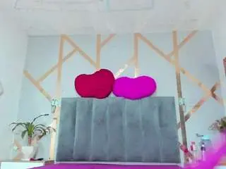 Camsoda Adult Webcam of carolinee-torres
