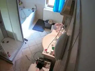 Camsoda Free Live Porn of voyeurcam-julmodels-bath-2nd-2