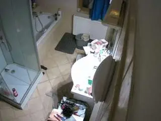 Camsoda Sex Chat of voyeurcam-julmodels-bath-2nd-2
