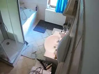 Camsoda Sex Cam of voyeurcam-julmodels-bath-2nd-2