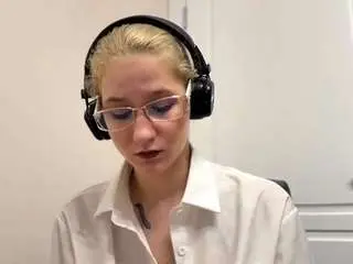Camsoda Sex Cam of emabraatz
