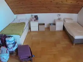 Camsoda Live Sex Cam of voyeurcam-julmodels-greybed-3