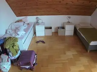 Camsoda Live Sex Cam of voyeurcam-julmodels-greybed-3