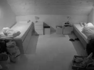 Camsoda Sex Chat of voyeurcam-julmodels-greybed-3