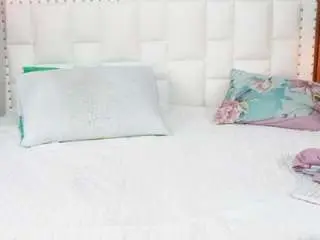 Camsoda Sex Cam of hornybarelylegalgirl