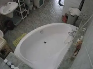 Camsoda Adult Webcam of voyeurcam-julmodels-bath-1st-1