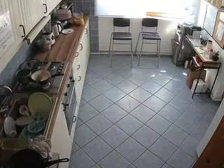 Camsoda Live Sex Cam of voyeurcam-julmodels-kitchen-2