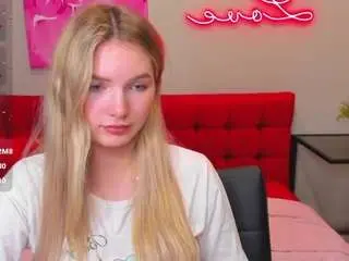 Camsoda Nude Webcam of evelineamore