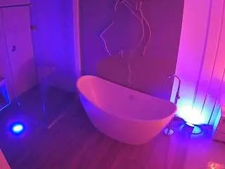 Camsoda Nude Webcam of voyeurcam-casa-salsa-bathroom-5