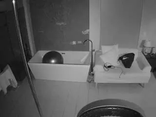 Camsoda Sex Cam of voyeurcam-casa-salsa-bathroom-3