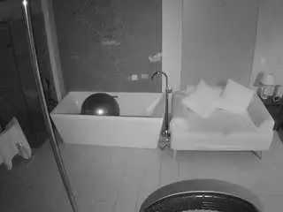 Camsoda Free Porn Cam of voyeurcam-casa-salsa-bathroom-3