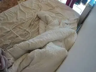Camsoda Sex Chat of voyeurcam-julmodels-whitebed-4