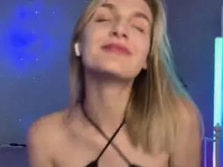 Camsoda Nude Webcam of vikkimoon