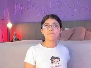 Camsoda Adult Video Chat of corinne-benson