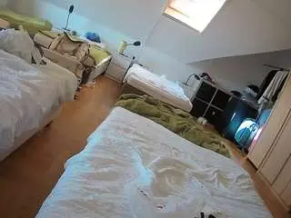 Camsoda Private Sex Chat of voyeurcam-julmodels-bed-1