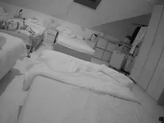 Camsoda Sex Cam of voyeurcam-julmodels-bed-1