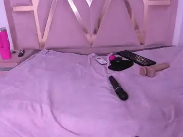 Chaturbate Live Sex Cam of ambarglowasm