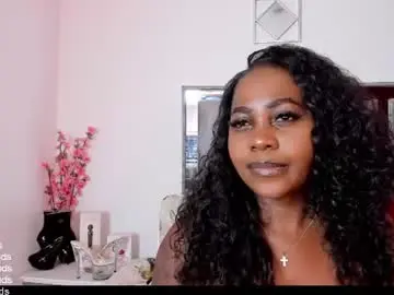Chaturbate Free Porn Cam of emillyroaa