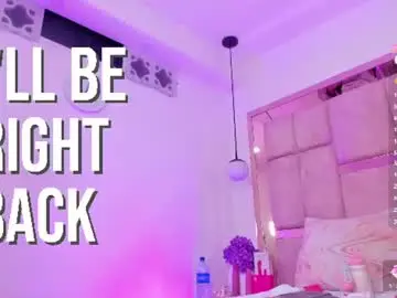 Chaturbate Live Sex Cam of emily_daarell
