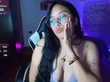 Chaturbate Adult Video Chat of camila_iroose