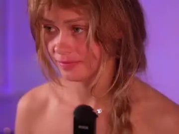 Chaturbate Free Porn Cam of lovellynelly