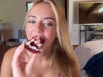 Chaturbate Free Porn Cam of honeyyy95