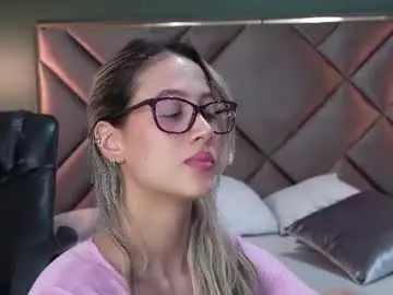 Chaturbate Free Live Porn of sophia_loreenn